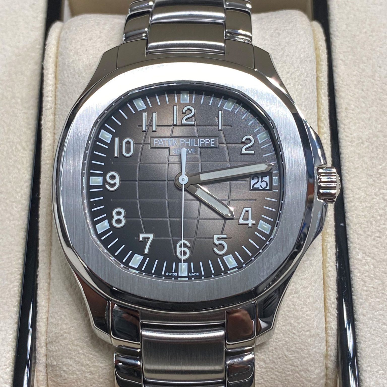 Patek philippe aquanaut hot sale prezzo listino