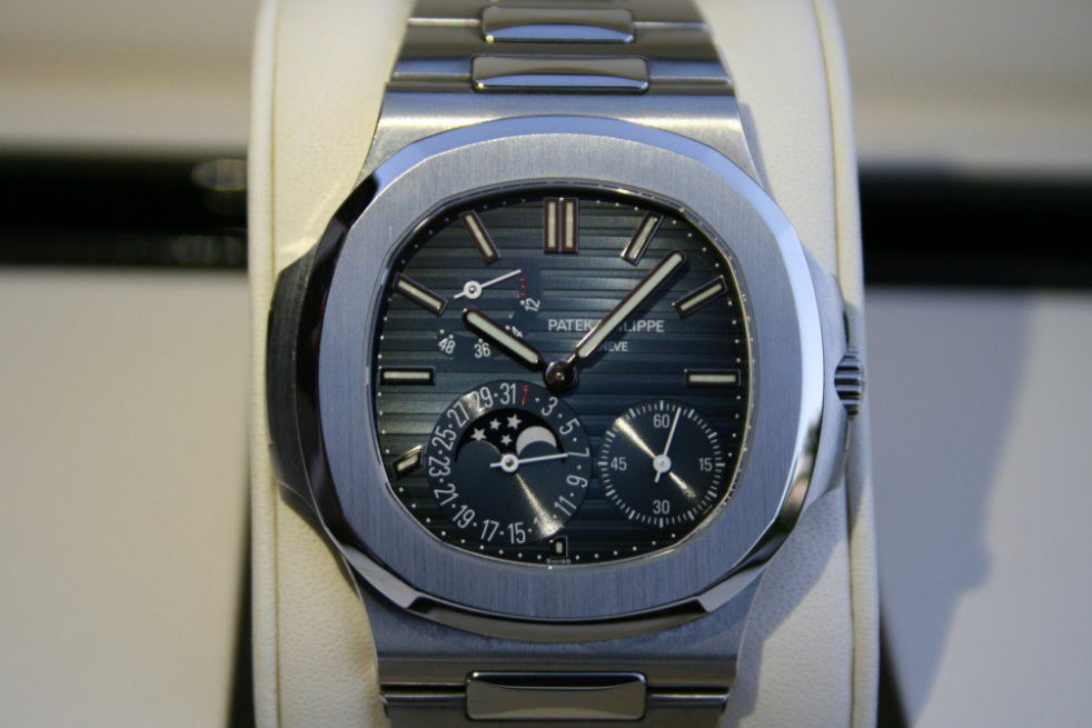 Patek Philippe Nautilus Fasi Lunari Moon Phase Blue F lli Del Tempo patek-philippe-nautilus-fasi-lunari-moon-phase-blue-f-lli-del-tempo